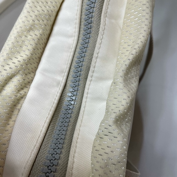 Authentic CHANEL Camellia Sport flower tote bag - Picture 7 of 15